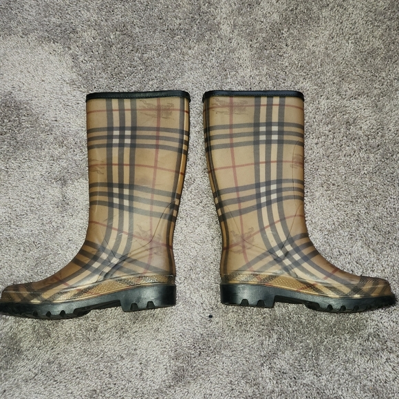 Authentic Burberry Rainboots, size 37 Women - Picture 3 of 6